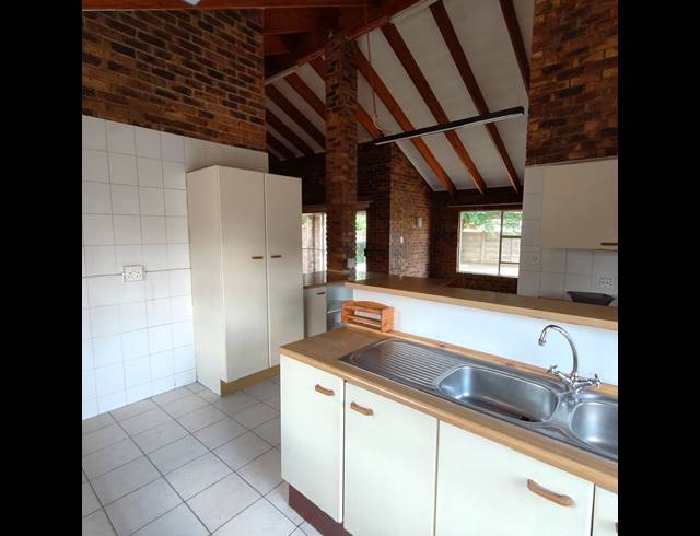 3 BEDROOM HOUSE TO LET IN WALDRIFT